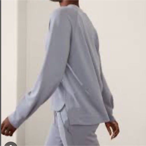 VGUC Athleta Seasoft Scoop Neck Bluish gray Sweatshirt Women’s Small - Picture 2 of 13